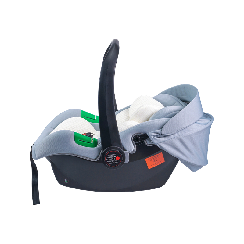 I-Size infantem Natum infantem ferebat car cathedra